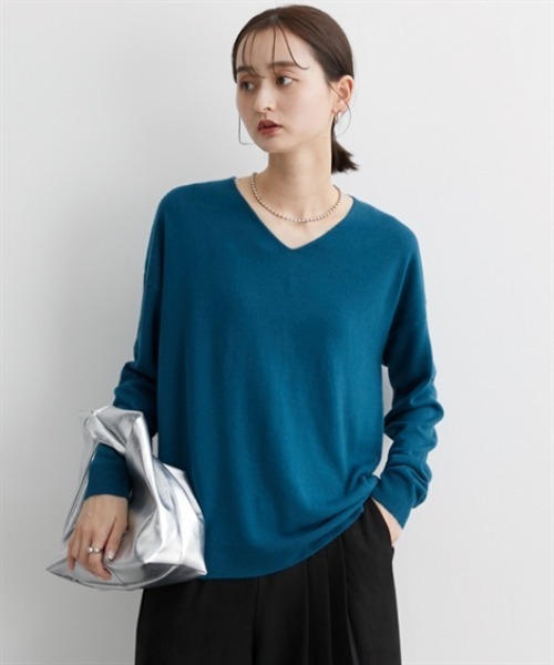 nissen(ニッセン)の「カシミヤタッチ ドロップショルダーVネックニット(ニット/セーター・レディース・ブルーグリーン/ブラック/グレイッシュベージュ/レッド・M/L/LL)」の17枚目の写真