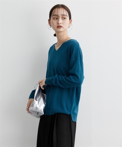 nissen(ニッセン)の「カシミヤタッチ ドロップショルダーVネックニット(ニット/セーター・レディース・ブルーグリーン/ブラック/グレイッシュベージュ/レッド・M/L/LL)」の18枚目の写真