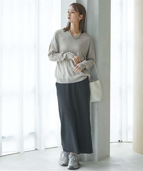 nissen(ニッセン)の「カシミヤタッチ ドロップショルダーVネックニット(ニット/セーター・レディース・ブルーグリーン/ブラック/グレイッシュベージュ/レッド・M/L/LL)」の15枚目の写真