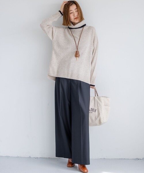23区(ニジュウサンク)の「ウールカシミヤ コンビカラー オフタートル ニット(ニット/セーター・レディース・ネイビー系/ベージュ系/ライトグレー系・38)」の18枚目の写真