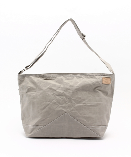 COSSHI（コッシ）の「COSSHI RIP-STOP PARAFFIN SHOULDER（ショルダーバッグ・メンズ・ネイビー/ブラック/ライトグレー・FREE）」の2枚目の写真