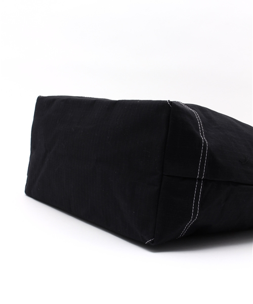 COSSHI（コッシ）の「COSSHI RIP-STOP PARAFFIN SHOULDER（ショルダーバッグ・メンズ・ネイビー/ブラック/ライトグレー・FREE）」の10枚目の写真
