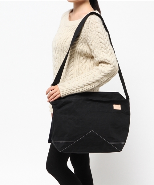 COSSHI（コッシ）の「COSSHI RIP-STOP PARAFFIN SHOULDER（ショルダーバッグ・メンズ・ネイビー/ブラック/ライトグレー・FREE）」の6枚目の写真