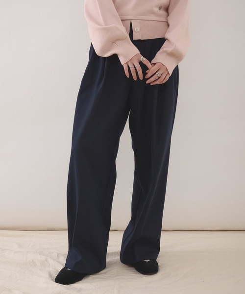 MUHET（ミュエータ）の「wool-like tuck straight pants / ウールライクタックストレートパンツ（スラックス・レディース・グレー/ブラウン/ネイビー・MEDIUM/SMALL/LARGE）」の3枚目の写真