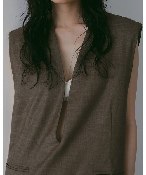 anuke（アンヌーク）の「Keyneck Over Vest（その他アウター・レディース・モカ/ブラック・36inch/38inch）」の8枚目の写真