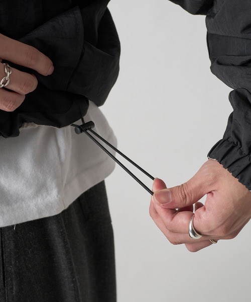 kutir（クティール）の「NYLON REVERSIBLE MOUNTAIN PARKER／ナイロンリバーシブルマウンテンパーカー（マウンテンパーカー・メンズ・ネイビー/ライトグレー/ブラック・LARGE/MEDIUM/SMALL）」の21枚目の写真