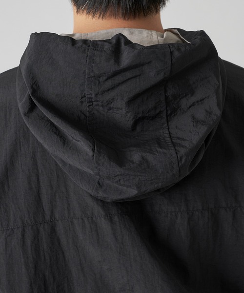 kutir（クティール）の「NYLON REVERSIBLE MOUNTAIN PARKER／ナイロンリバーシブルマウンテンパーカー（マウンテンパーカー・メンズ・ネイビー/ライトグレー/ブラック・LARGE/MEDIUM/SMALL）」の22枚目の写真