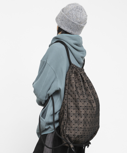 GLACK(グラック)の「GZB001 ドットパターンチェックストリングバッグ (ブラック)(バックパック/リュック・レディース・その他・F)」の4枚目の写真