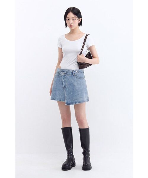 MUSINSA STANDARD WOMAN（ムシンサスタンダードウーマン）の「ウィメンズデニムミニラップスカート[ライトインディゴ]（スカート・レディース・その他・SMALL/MEDIUM/LARGE/X-SMALL）」の8枚目の写真