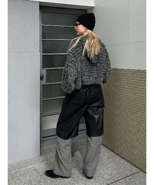 ELCHELE（エルチェレ）の「HALF LAYERED PANTS（スラックス・レディース・ブラウン/ブラック・36/38）」の7枚目の写真