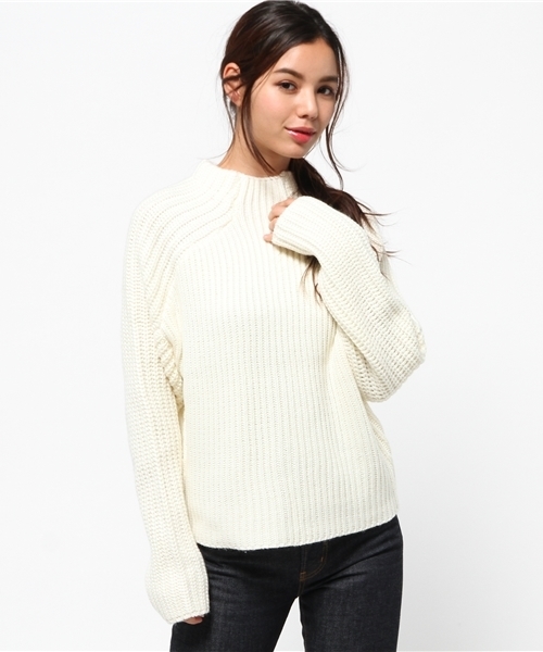 MOUSSY(マウジー)の「Backslit highneck sweater(ニット/セーター・レディース・チャコールグレー/オフホワイト/ブラウン・FREE)」の1枚目の写真