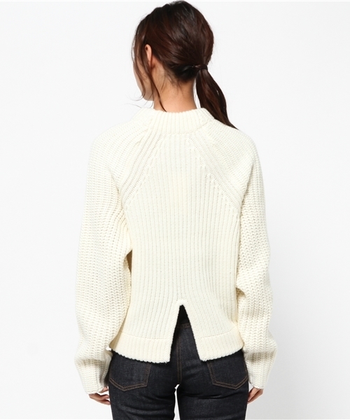 MOUSSY(マウジー)の「Backslit highneck sweater(ニット/セーター・レディース・チャコールグレー/オフホワイト/ブラウン・FREE)」の8枚目の写真