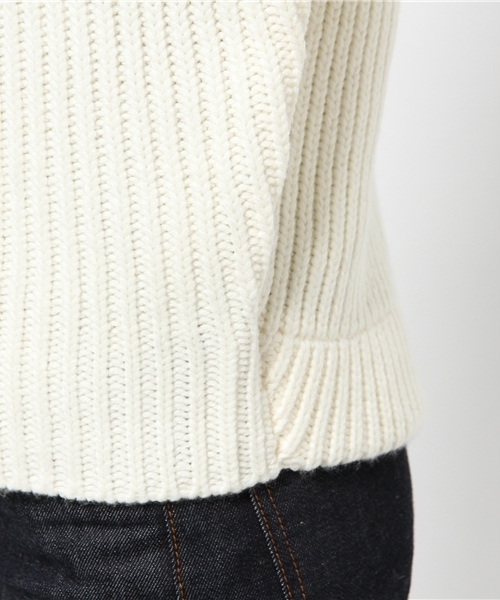 MOUSSY(マウジー)の「Backslit highneck sweater(ニット/セーター・レディース・チャコールグレー/オフホワイト/ブラウン・FREE)」の4枚目の写真