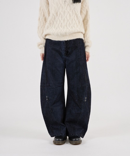 FTW（エフティダブリュー）の「FLOCKY EYELET CARVING PANTS（その他パンツ・レディース・インディゴブルー・MEDIUM/SMALL/LARGE）」の2枚目の写真