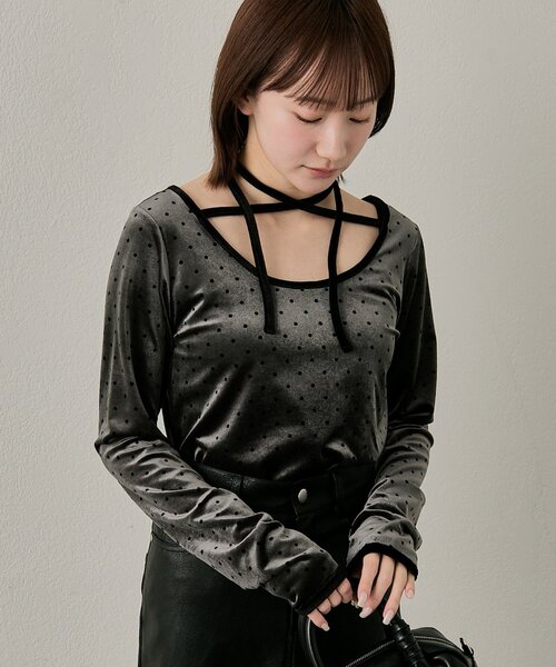 mline（エムライン）の「[mline]チョーカーベロアトップス（Tシャツ/カットソー・レディース・アイボリー/チャコールグレー/ピンク・FREE）」の3枚目の写真