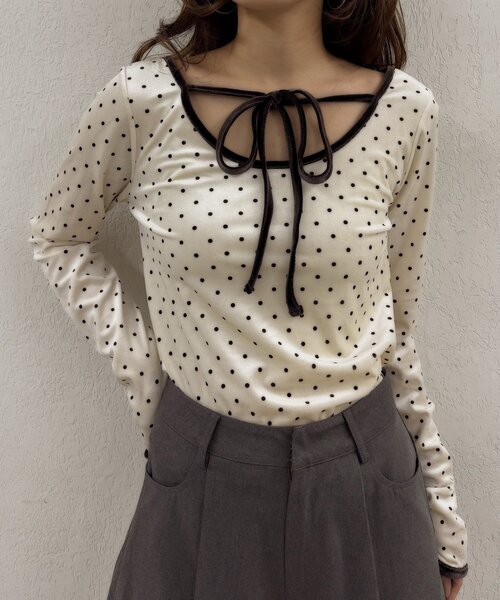 mline（エムライン）の「[mline]チョーカーベロアトップス（Tシャツ/カットソー・レディース・アイボリー/チャコールグレー/ピンク・FREE）」の5枚目の写真