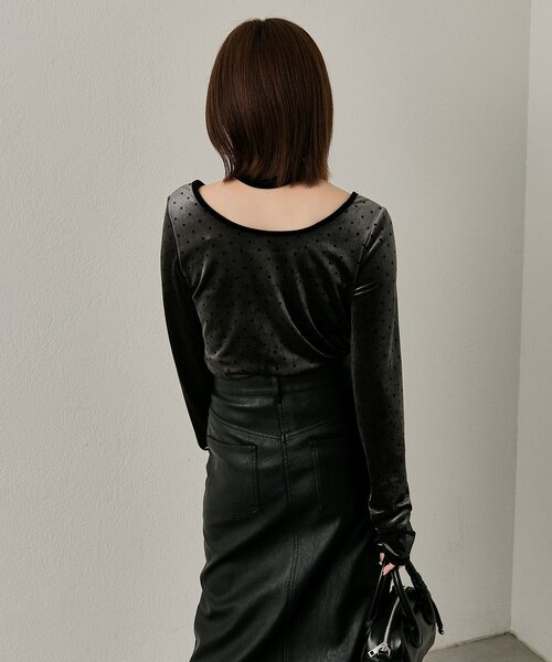 mline（エムライン）の「[mline]チョーカーベロアトップス（Tシャツ/カットソー・レディース・アイボリー/チャコールグレー/ピンク・FREE）」の16枚目の写真