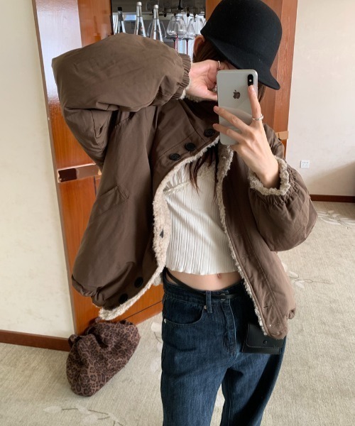 Aelina(エリナ)の「リバーシブルアウター(ブルゾン・レディース・ブラウン/ベージュ/ネイビー・FREE)」の9枚目の写真