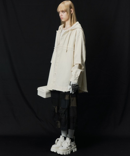 AIVER（アイバー）の「AIVER　レイヤードカットオフツイルシャツ（シャツ/ブラウス・メンズ・ブラック/ダークグレー/キナリ・LARGE/MEDIUM/SMALL）」の17枚目の写真