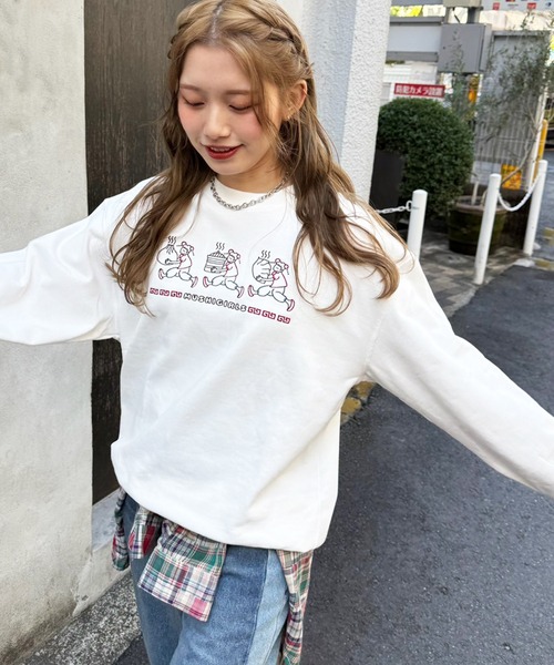 DOUBLE NAME（ダブルネーム）の「蒸しガール刺しゅうプルオーバー（Tシャツ/カットソー・レディース・オフホワイト/ブラック・FREE）」の7枚目の写真