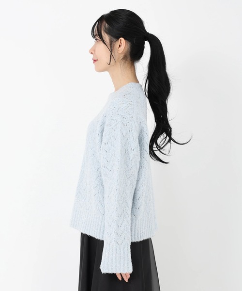 STRAWBERRY-FIELDS(ストロベリーフィールズ)の「ルミナスフラッフィ―_レース編シャインニット(ニット/セーター・レディース・オフホワイト/ライトブルー/ピンク・2)」の5枚目の写真