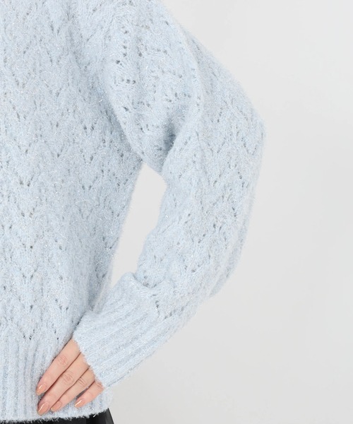 STRAWBERRY-FIELDS(ストロベリーフィールズ)の「ルミナスフラッフィ―_レース編シャインニット(ニット/セーター・レディース・オフホワイト/ライトブルー/ピンク・2)」の9枚目の写真