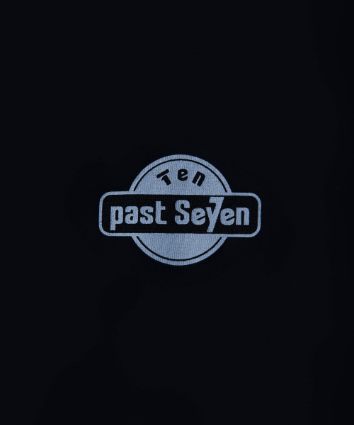 TEN PAST SEVEN（テン ファスト セブン）の「シンボルプリント長袖Tシャツ - ブラック（Tシャツ/カットソー・メンズ・その他・SMALL/MEDIUM/LARGE）」の4枚目の写真