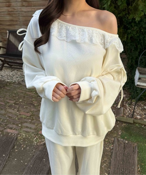 PHILLY（フィリー）の「《セットアップ可能★》レースパイピングオフショルスウェット（スウェット・レディース・アイボリー/グレー・FREE）」の9枚目の写真