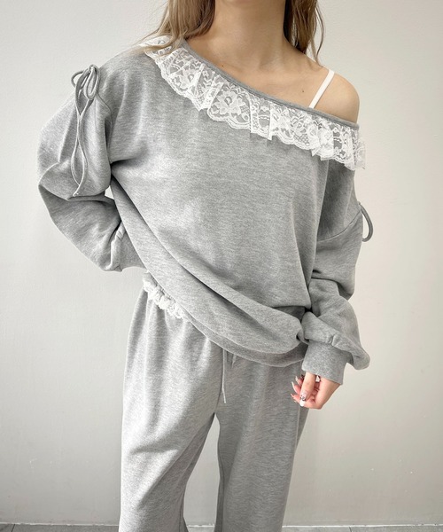PHILLY（フィリー）の「《セットアップ可能★》レースパイピングオフショルスウェット（スウェット・レディース・アイボリー/グレー・FREE）」の13枚目の写真