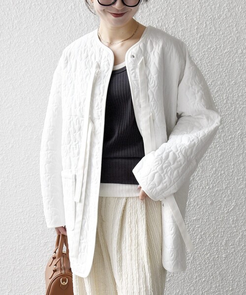 SHIPS any（シップス エニィ）の「SHIPS any: キルティング ステッチ ノーカラー ミディ コート（ノーカラーコート・レディース・ブラック/オフホワイト・ONE SIZE）」の7枚目の写真