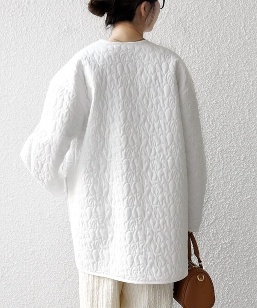 SHIPS any（シップス エニィ）の「SHIPS any: キルティング ステッチ ノーカラー ミディ コート（ノーカラーコート・レディース・ブラック/オフホワイト・ONE SIZE）」の3枚目の写真