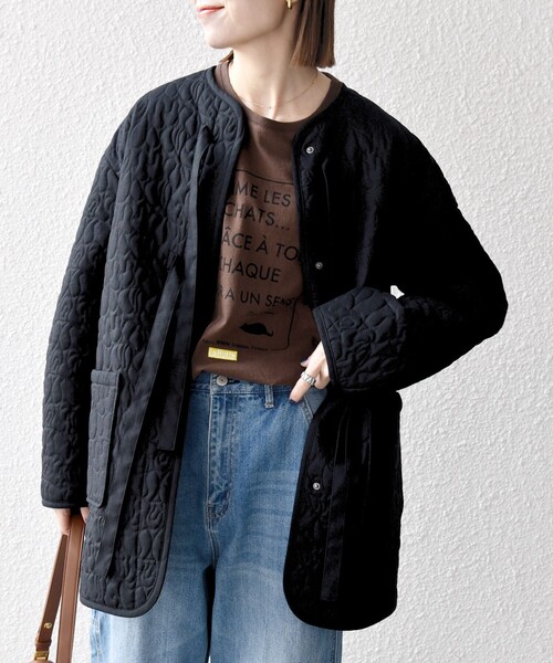 SHIPS any（シップス エニィ）の「SHIPS any: キルティング ステッチ ノーカラー ミディ コート（ノーカラーコート・レディース・ブラック/オフホワイト・ONE SIZE）」の11枚目の写真