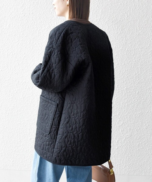 SHIPS any（シップス エニィ）の「SHIPS any: キルティング ステッチ ノーカラー ミディ コート（ノーカラーコート・レディース・ブラック/オフホワイト・ONE SIZE）」の15枚目の写真