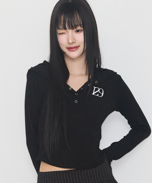 ILLIGO(イリゴ)の「129 ボタンフードロングスリーブ ブラック(Tシャツ/カットソー・レディース・ブラック・OS)」の2枚目の写真