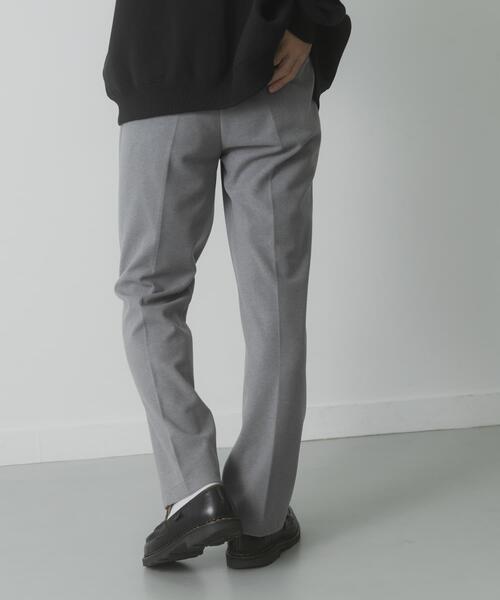 ITEMS URBANRESEARCH（アイテムズ アーバンリサーチ）の「発熱機能 センタープレス スラックス（その他パンツ・メンズ・グレー/ブラック・LARGE/MEDIUM）」の4枚目の写真