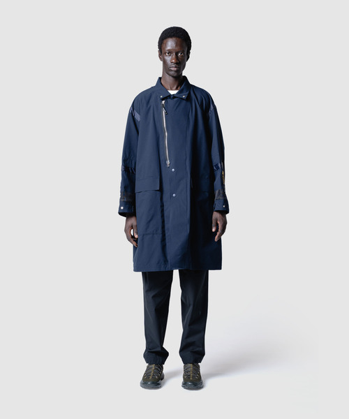 yoshiokubo（ヨシオクボ）の「yoshiokubo ヨシオクボ / MULTI-LOGO LONG COAT ゴブラン織マルチロゴロングコート / YKS26515（その他アウター・メンズ・ネイビー・3/2）」の3枚目の写真