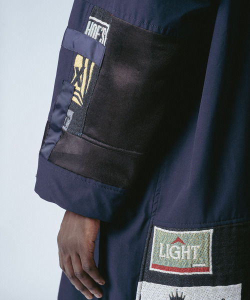 yoshiokubo（ヨシオクボ）の「yoshiokubo ヨシオクボ / MULTI-LOGO LONG COAT ゴブラン織マルチロゴロングコート / YKS26515（その他アウター・メンズ・ネイビー・3/2）」の8枚目の写真