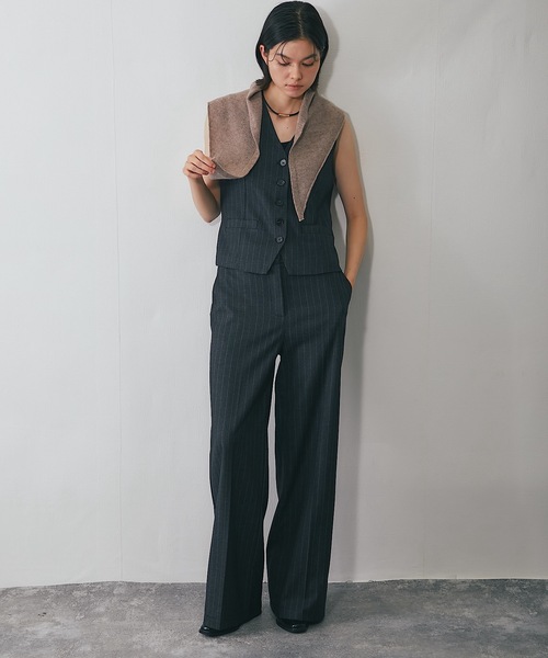 SMILE ORCHID（スマイルオーキッド）の「毛100％トライアングルスカーフ（ストール/ショール・レディース・グレイッシュベージュ/ブラック/アイボリー/グレー・FREE）」の16枚目の写真