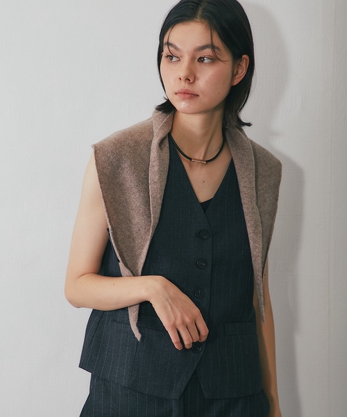 SMILE ORCHID（スマイルオーキッド）の「毛100％トライアングルスカーフ（ストール/ショール・レディース・グレイッシュベージュ/ブラック/アイボリー/グレー・FREE）」の15枚目の写真