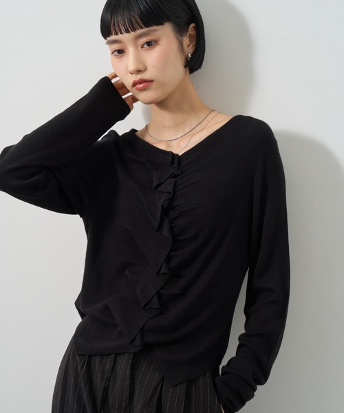 NOGLE(ノグル)の「【NOGLE/ノグル】フリルギャザーエアリーカーディガン(カーディガン/ボレロ・レディース・レッド/アイボリー/ネイビー/グレー/ブラック/ダークグレー・FREE)」の3枚目の写真