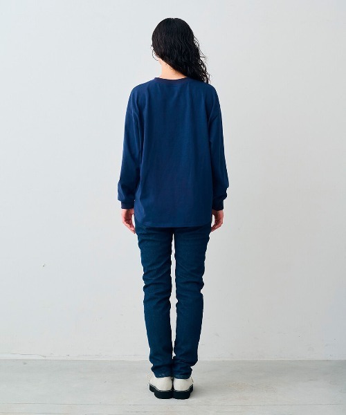 Live in comfort（リブインコンフォート）の「リブ　イン　コンフォート  一枚で着てサマになる　便利なオーガニックコットンロゴＴシャツ（Tシャツ/カットソー・レディース・ネイビー・S）」の5枚目の写真