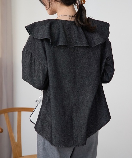 TRIANGLE PALETTE（トライアングルパレット）の「デニムフリルビッグカラーブラウス（シャツ/ブラウス・レディース・ブルー/ブラック/アイボリー/インディゴブルー・FREE）」の22枚目の写真