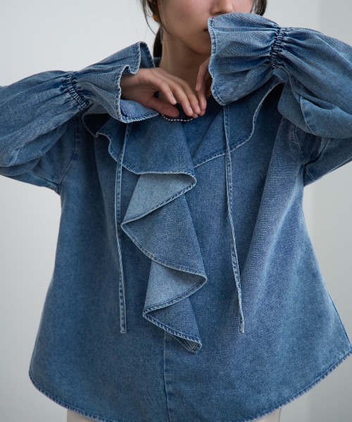 TRIANGLE PALETTE（トライアングルパレット）の「デニムフリルビッグカラーブラウス（シャツ/ブラウス・レディース・ブルー/ブラック/アイボリー/インディゴブルー・FREE）」の12枚目の写真
