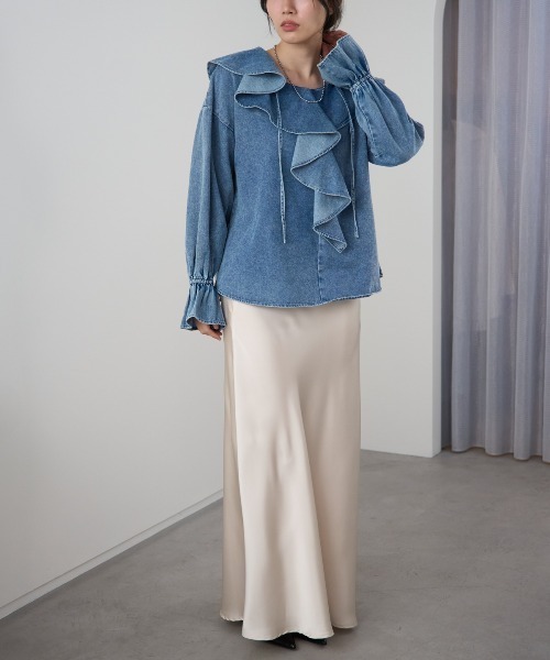 TRIANGLE PALETTE（トライアングルパレット）の「デニムフリルビッグカラーブラウス（シャツ/ブラウス・レディース・ブルー/ブラック/アイボリー/インディゴブルー・FREE）」の16枚目の写真