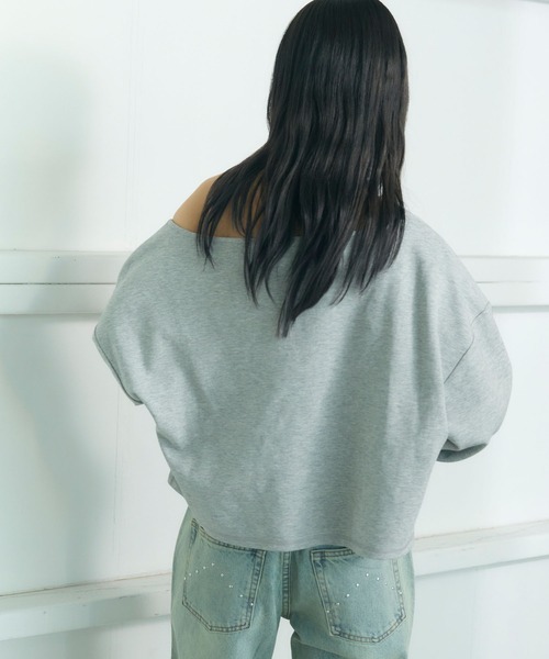 ELLEgirl（エルガール）の「スタッズチョーカー付きオフショルプルオーバー（スウェット・レディース・杢グレー・FREE）」の11枚目の写真