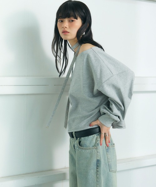 ELLEgirl（エルガール）の「スタッズチョーカー付きオフショルプルオーバー（スウェット・レディース・杢グレー・FREE）」の8枚目の写真