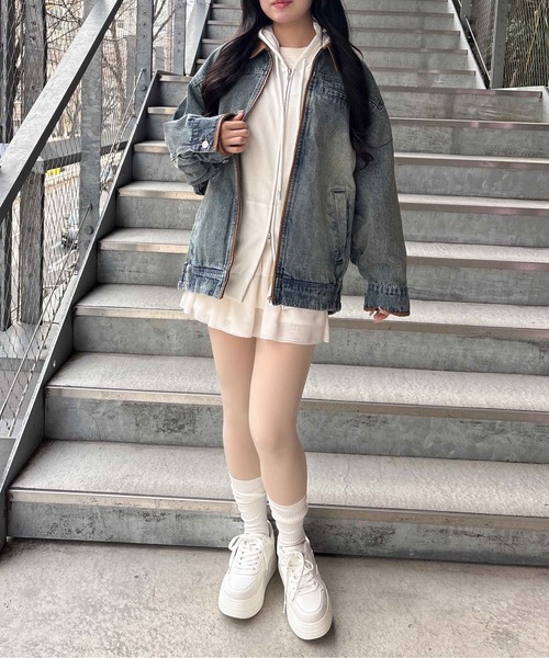 INGNI（イング）の「襟袖異素材フロントジップデニムジャケット（デニムジャケット・レディース・ブルー系その他3/グレー/ブルー系その他・M）」の8枚目の写真