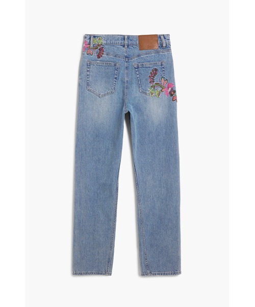 Desigual(デシグアル)の「花柄ヴィンテージウォッシュ ストレートデニムパンツ(デニムパンツ・レディース・ブルー・34/36/38/40/42/44)」の2枚目の写真