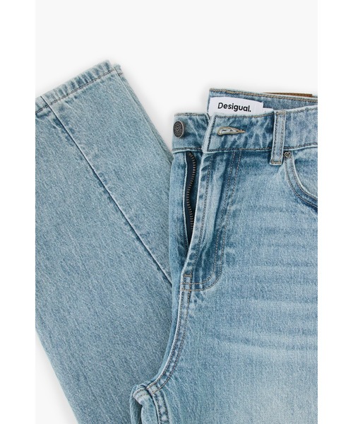 Desigual(デシグアル)の「花柄ヴィンテージウォッシュ ストレートデニムパンツ(デニムパンツ・レディース・ブルー・34/36/38/40/42/44)」の4枚目の写真