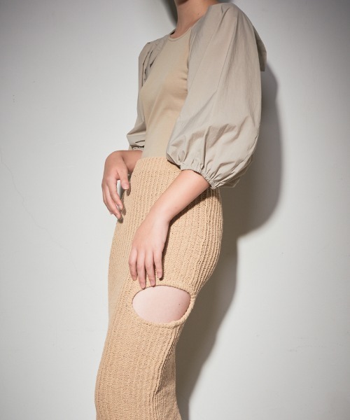 leinwande(ラインヴァンド)の「Tucked Sleeve Bodysuits(Tシャツ/カットソー・レディース・カーキ・ONE SIZE)」の3枚目の写真